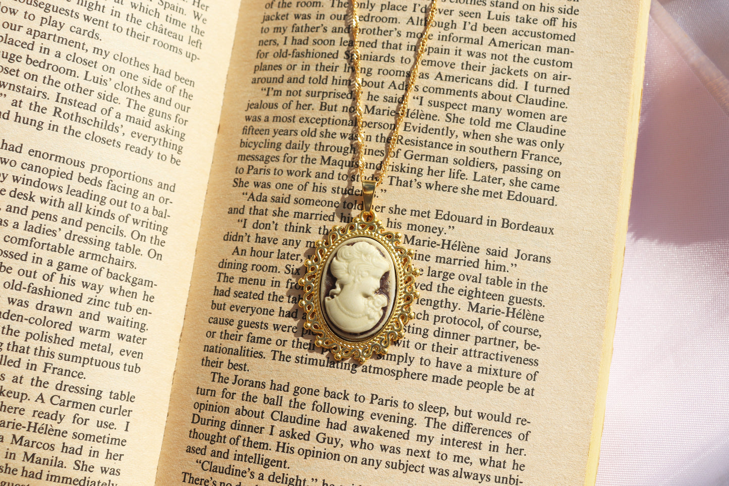 Vintage Woman Cameo Necklace