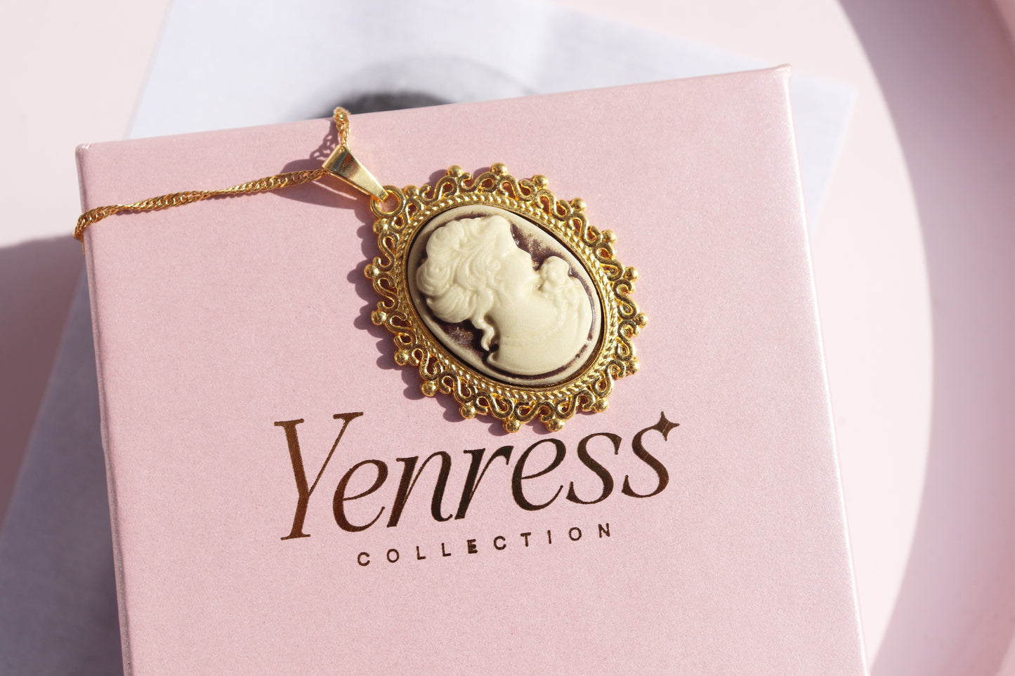 Vintage Woman Cameo Necklace