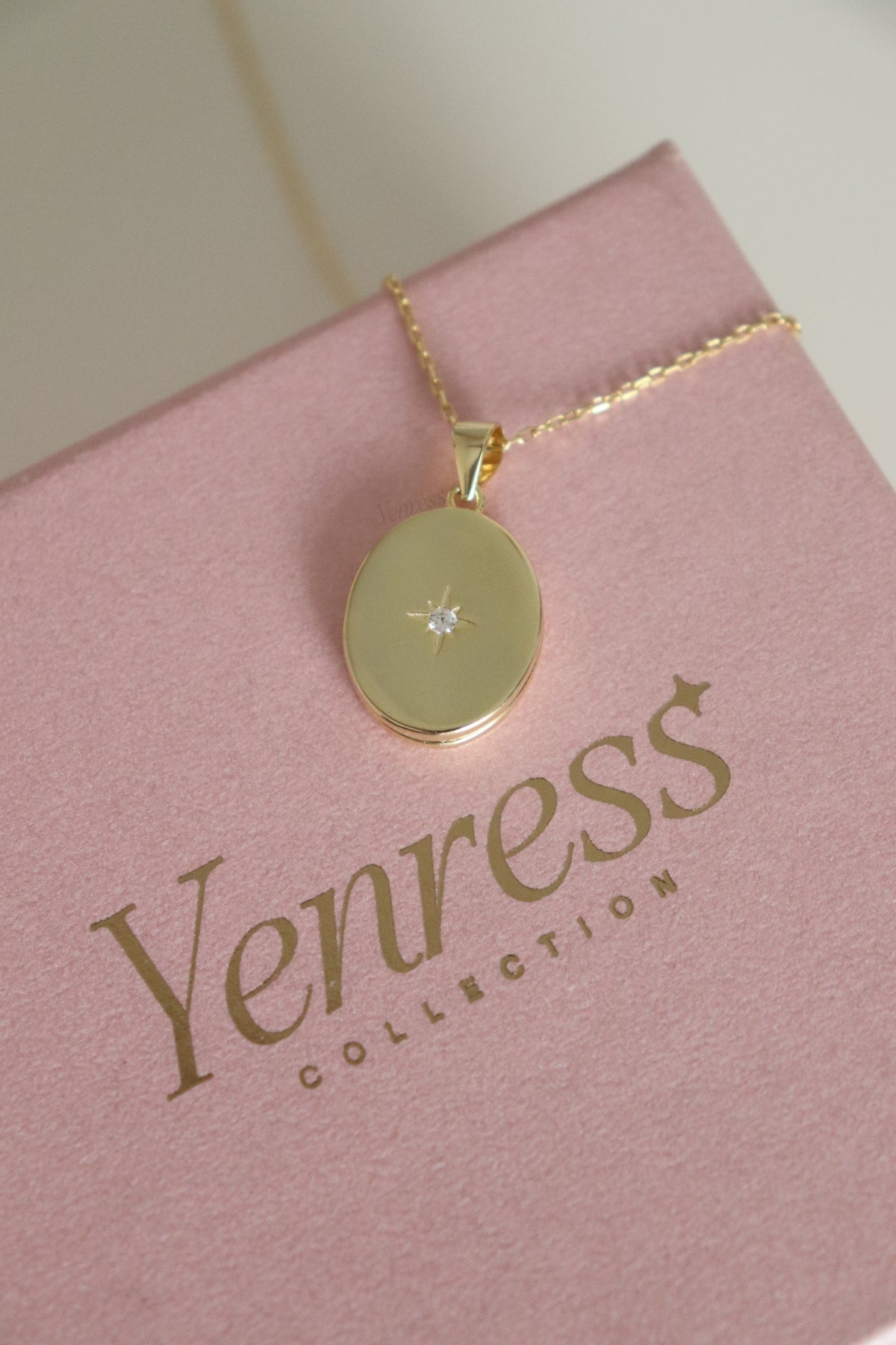 Starlight Oval Locket 925 Sterling Silver Necklace