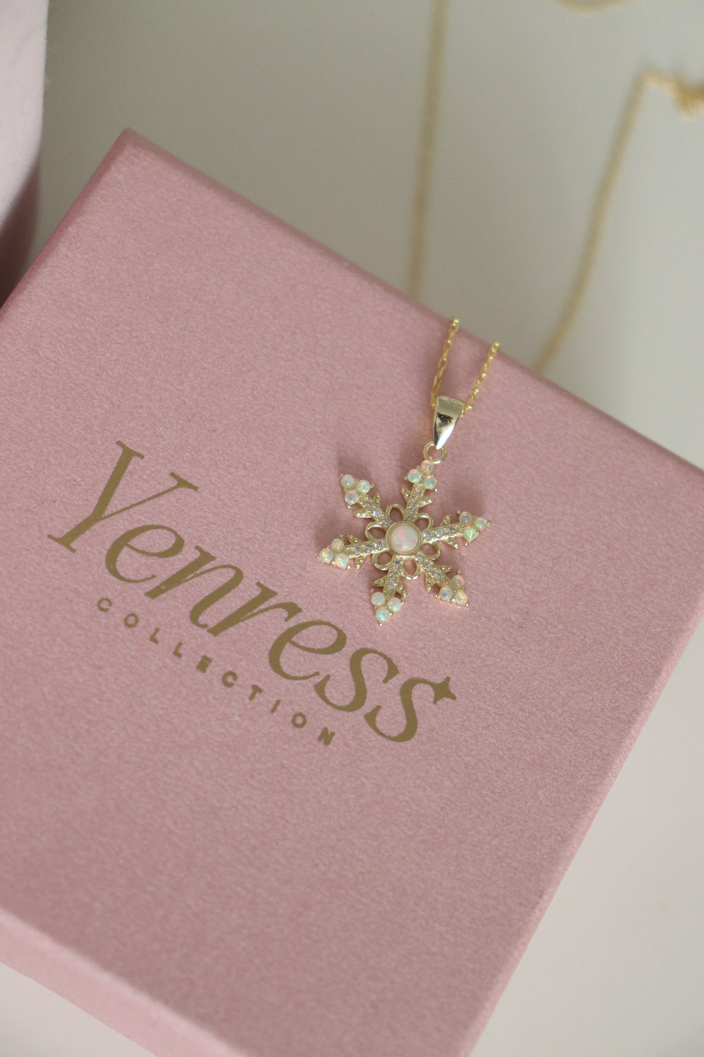 Snow Flake 925 Sterling Silver Necklace