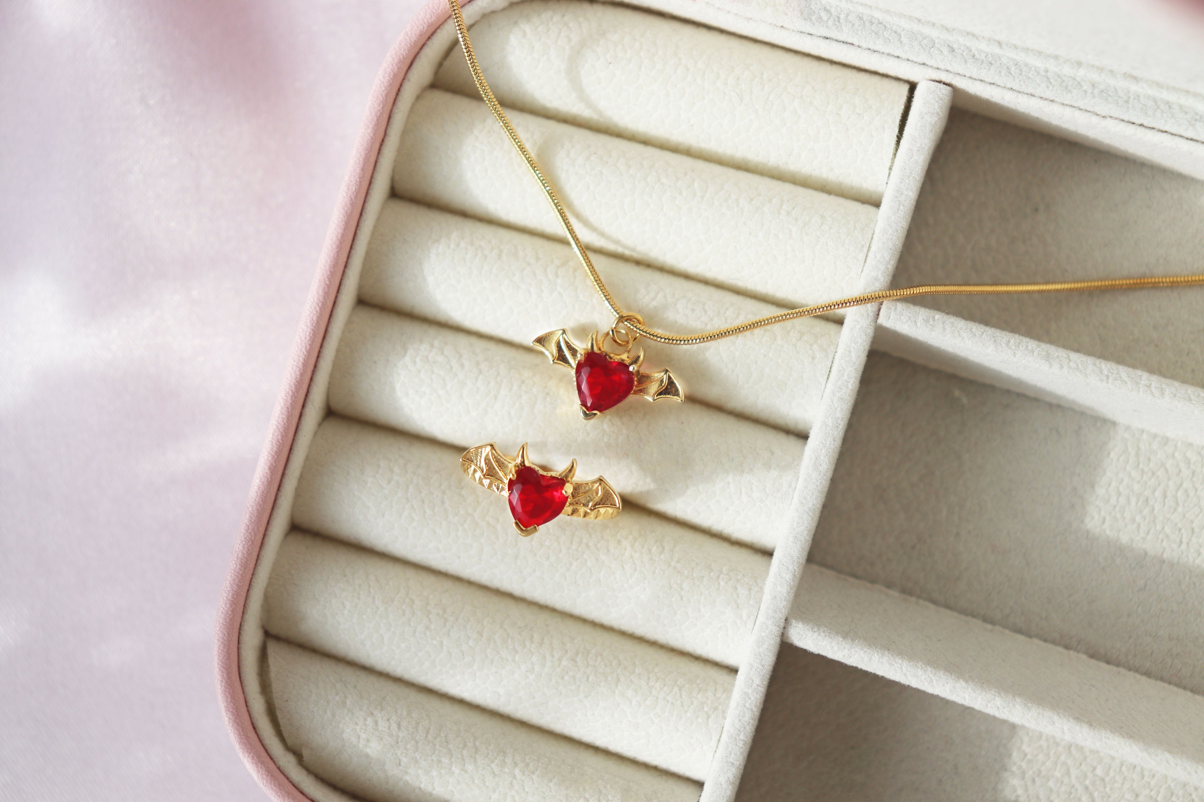 Vampire's Heart Necklace & Ring Set