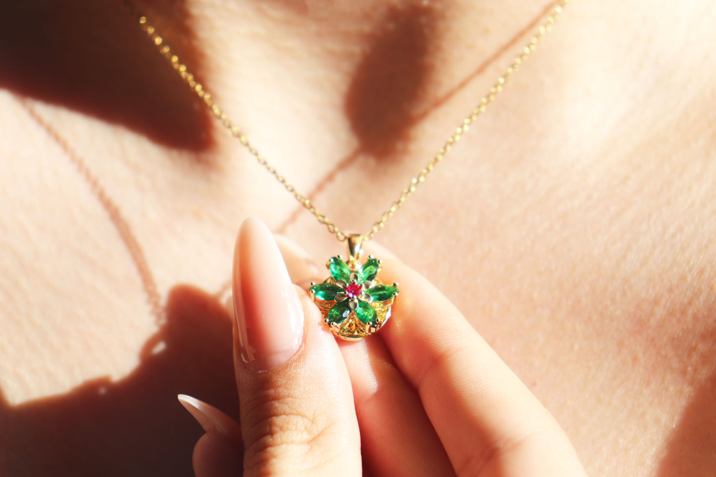 Anastasia Spinning Necklace Mini