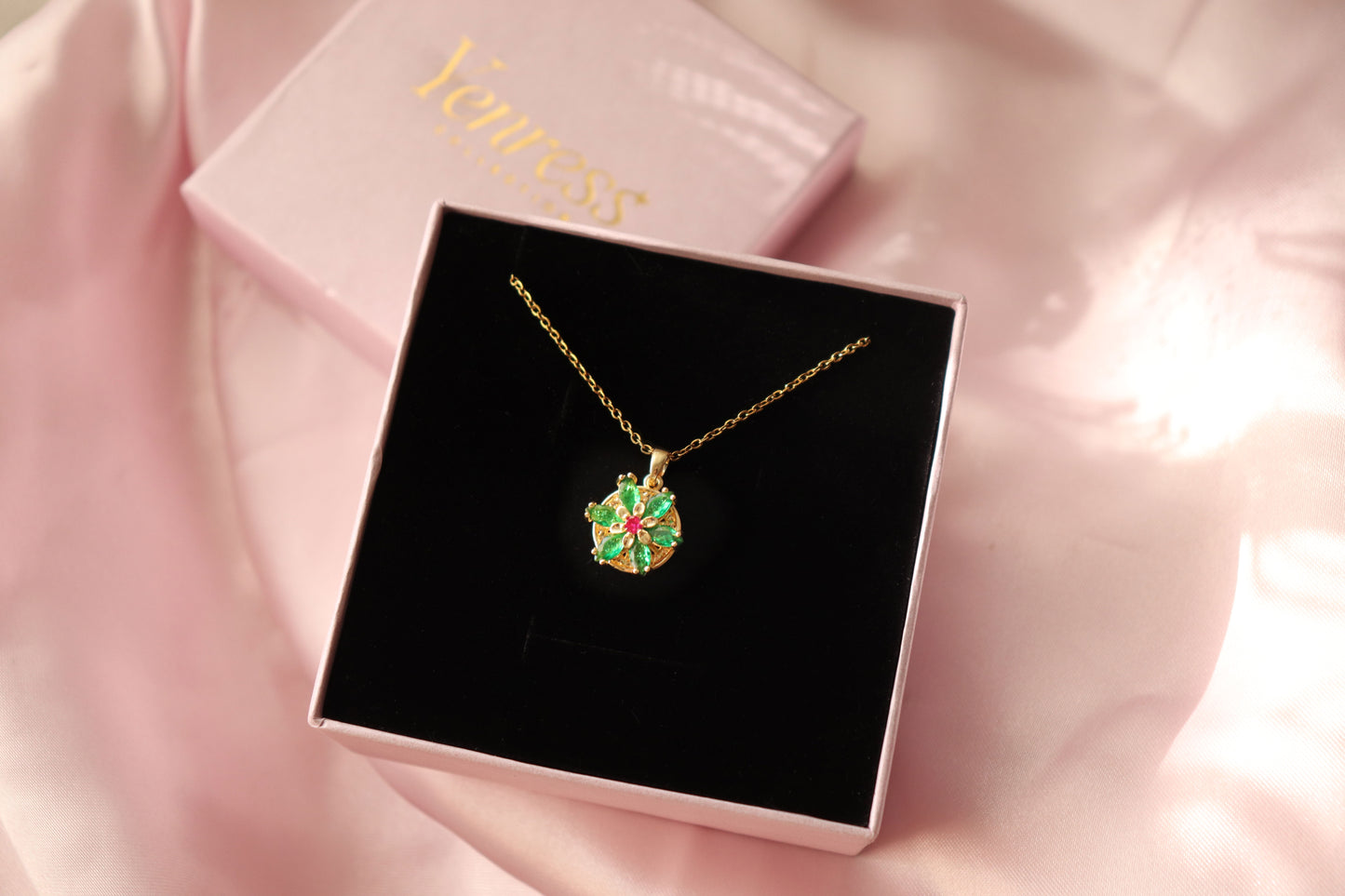Anastasia Spinning Necklace Mini