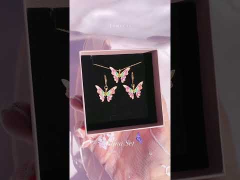 Elina Fairy Necklace